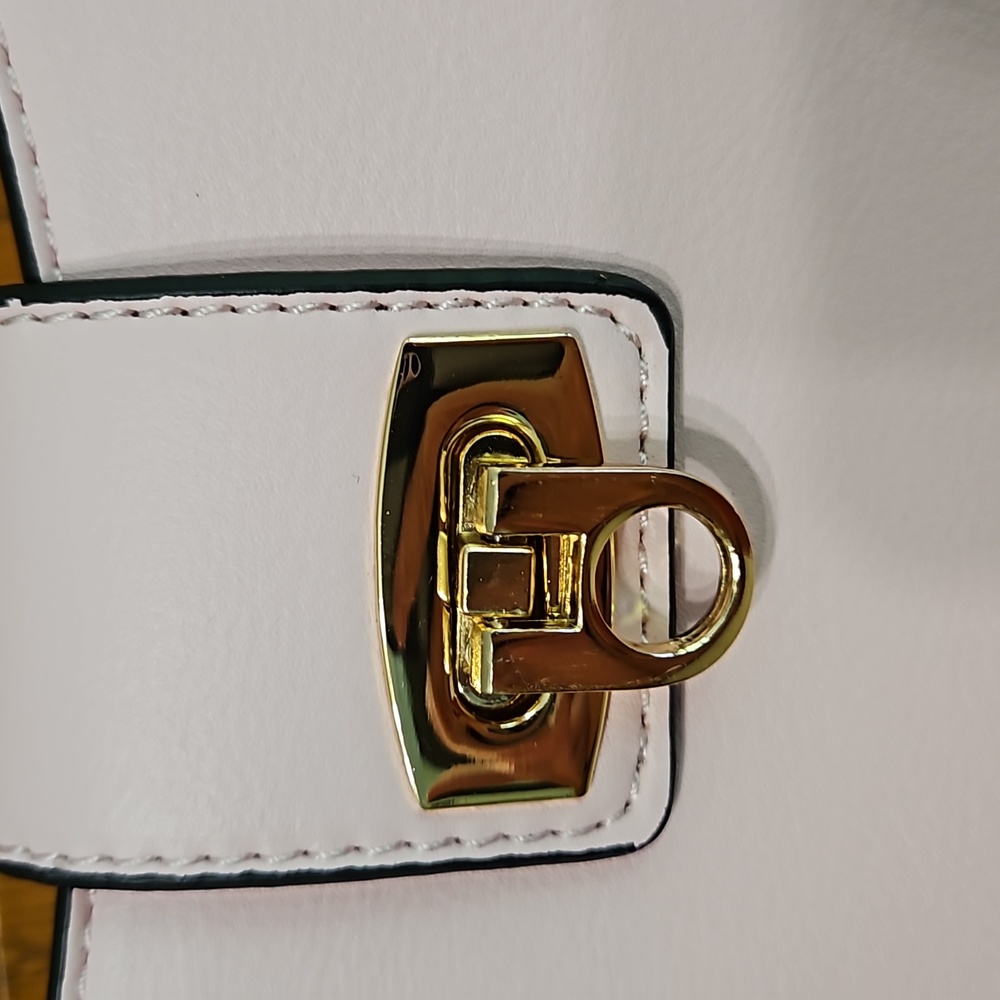 PIink Hand Bag - Picture 3 of 4